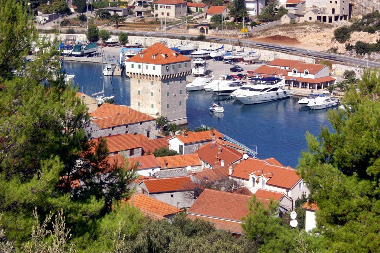 Apartments With A Parking Space Marina, Trogir - 11554 외부 사진