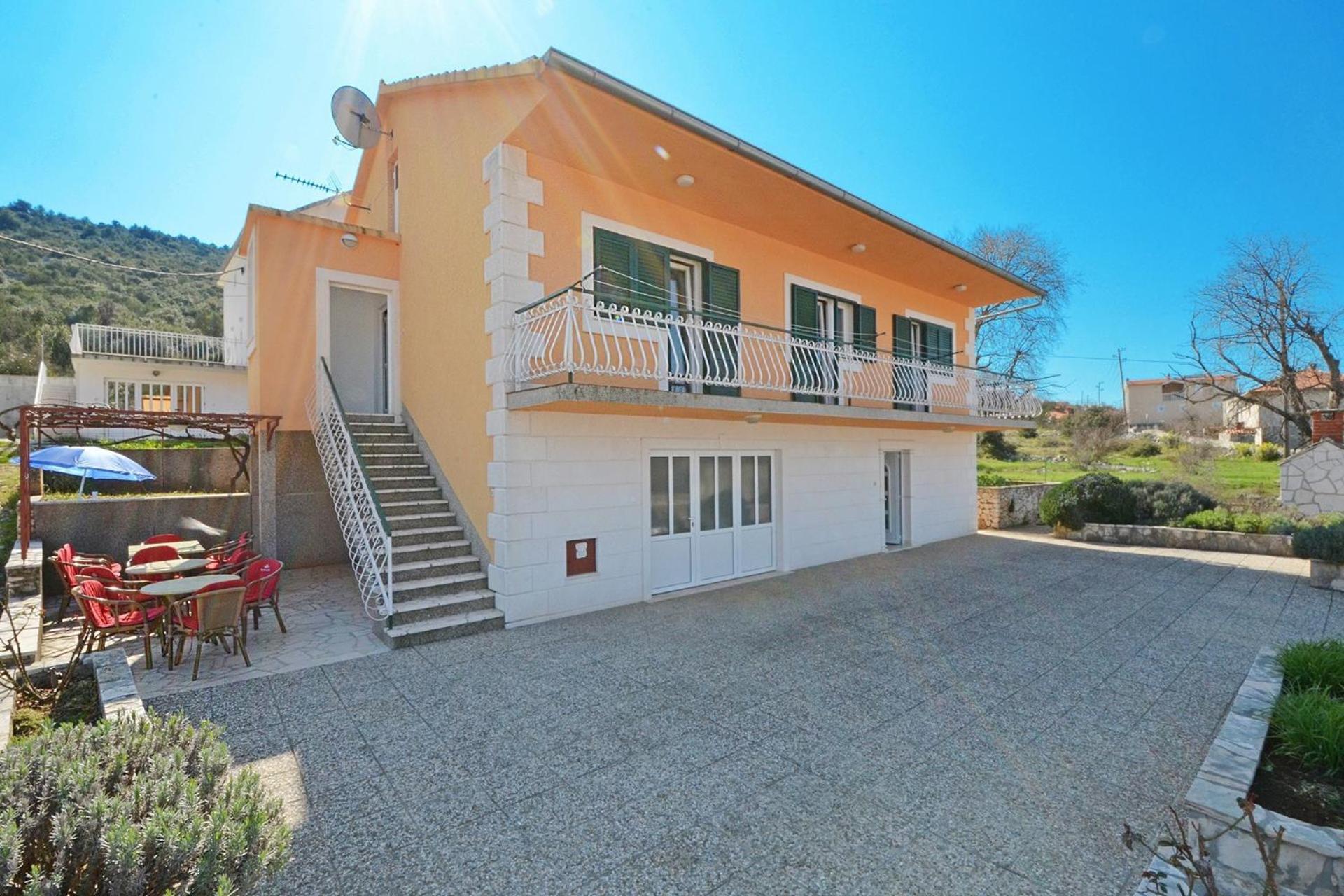 Apartments With A Parking Space Marina, Trogir - 11554 외부 사진